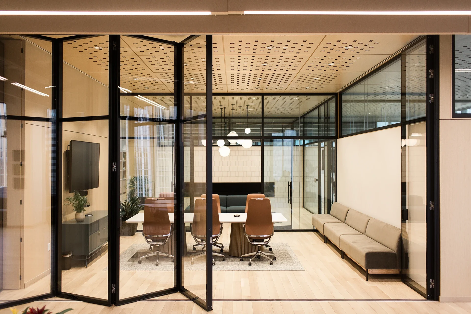 ###### SHRINKING SCHEDULES AND REDUCING WASTE WITH TECHNOLOGY-DRIVEN DESIGN